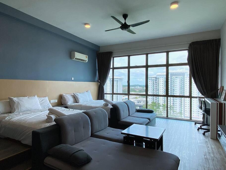 Apartment 2-4 Pax Spacious Living @ Mount Austin, Jb #02 *